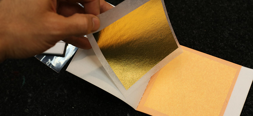 Pan de oro auténtico (22 kilates) de 8x8 cm / 1 libro con 25 láminas